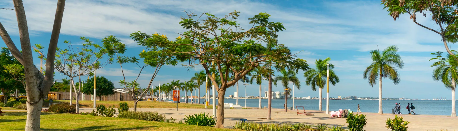 Blick auf die Strandpromenade der Hauptstadt Luanda